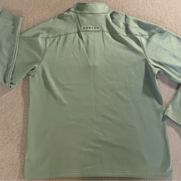 SOLD Oakley Green 1/4 Zip XL Golf Pullover - Picture 6 of 7